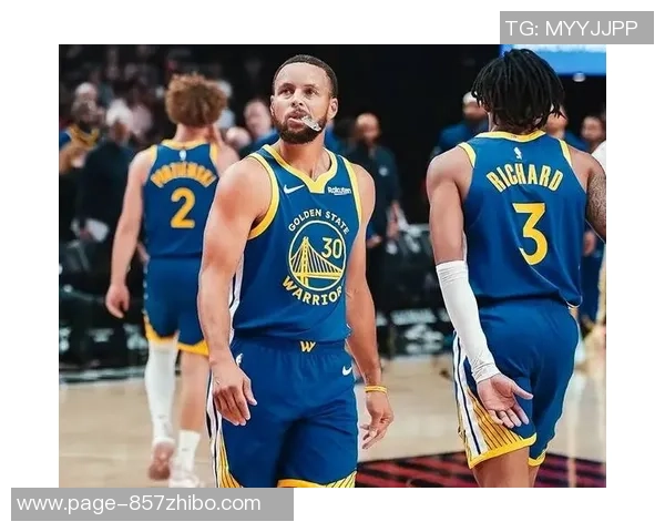 勇士与快船激战正酣直播玩球精彩瞬间不容错过 勇士与快船激战正酣直播玩球精彩瞬间不容错过